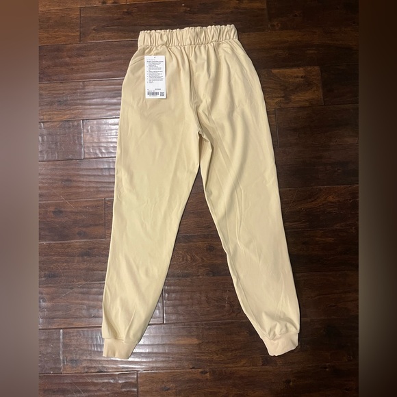 NWT! Lululemon Stretch High-Rise Jogger - Picture 6 of 7